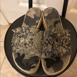 Kennel and schmenger Leather Floral Camouflage Slide Sandals